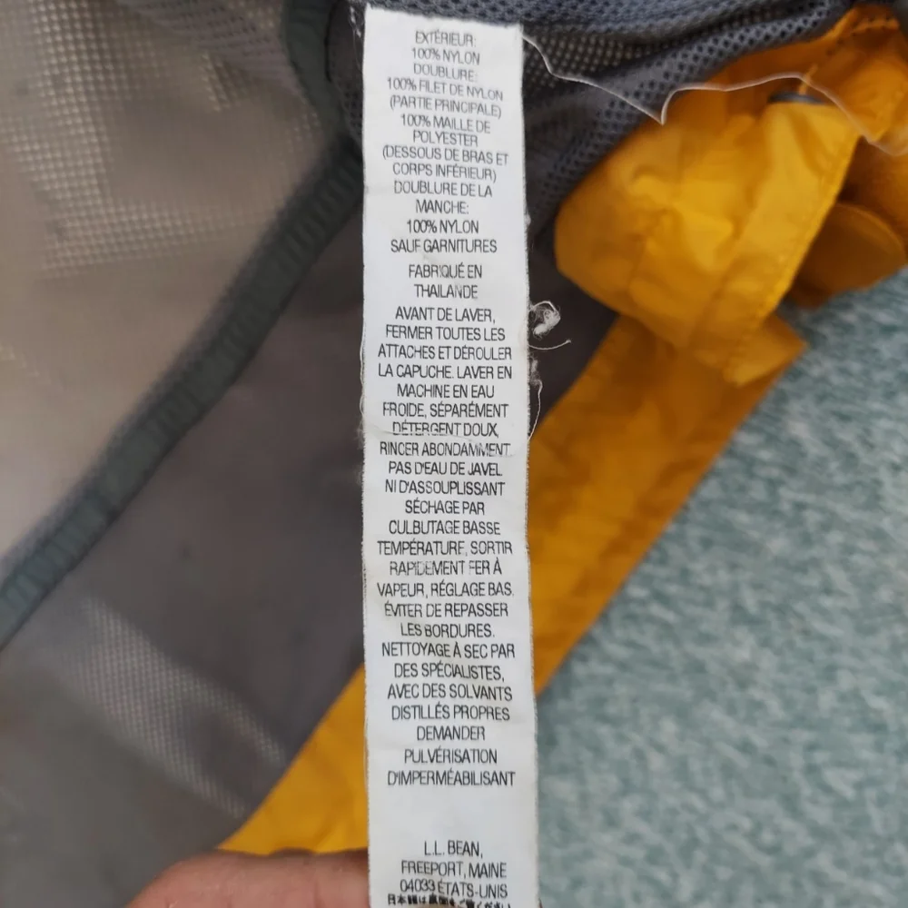 L.L. Bean Men's Yellow 'StowAway' Hooded Raincoat - Picture 12 of 16